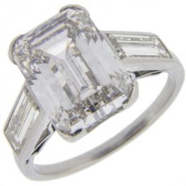 Emerald cut diamond Ring 5.05 carats